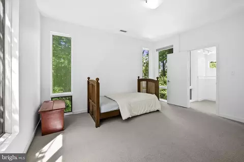 Bedroom - 6217 Sareva Dr, Baltimore, MD 21209 photo 6 of 10