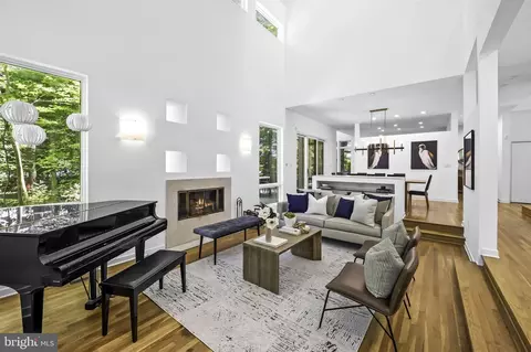 Living - 6217 Sareva Dr, Baltimore, MD 21209 photo 1 of 3