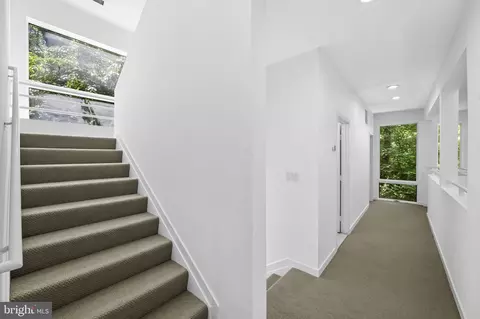 Entry Way - 6217 Sareva Dr, Baltimore, MD 21209 photo 4 of 5