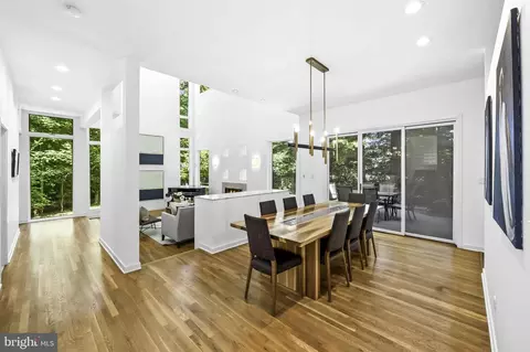 Dining - 6217 Sareva Dr, Baltimore, MD 21209 photo 1 of 7