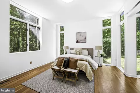 Bedroom - 6217 Sareva Dr, Baltimore, MD 21209 photo 2 of 10