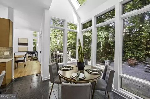 Dining - 6217 Sareva Dr, Baltimore, MD 21209 photo 7 of 7