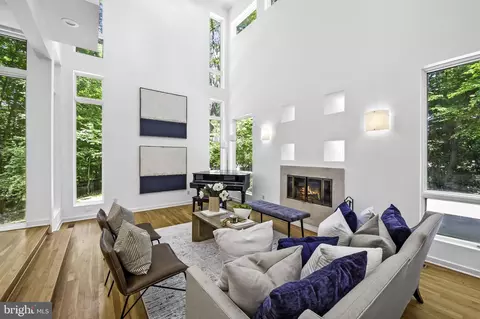 6217 Sareva Dr, Baltimore, MD 21209