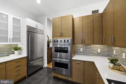 Kitchen - 6217 Sareva Dr, Baltimore, MD 21209 photo 2 of 8