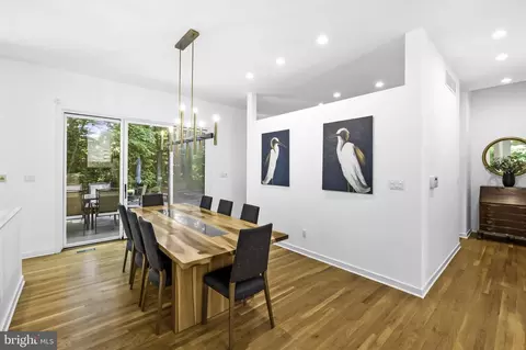 Dining - 6217 Sareva Dr, Baltimore, MD 21209 photo 5 of 7