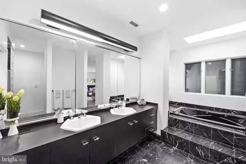 Bath - 6217 Sareva Dr, Baltimore, MD 21209 photo 3 of 4