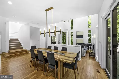 Dining - 6217 Sareva Dr, Baltimore, MD 21209 photo 4 of 7