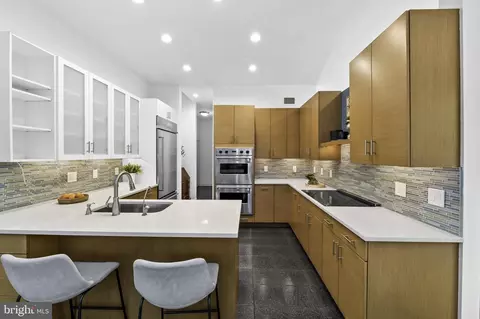 Kitchen - 6217 Sareva Dr, Baltimore, MD 21209 photo 4 of 8