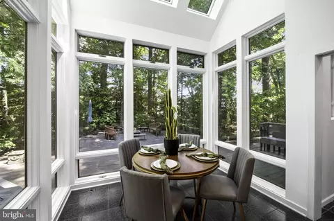 Dining - 6217 Sareva Dr, Baltimore, MD 21209 photo 6 of 7