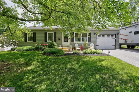 206 Greenview Ave, Reisterstown, MD 21136