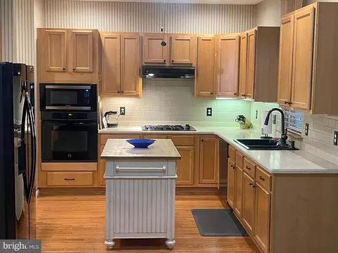 Kitchen - 2016 Mars Run Rd, Essex, MD 21221 photo 2 of 4