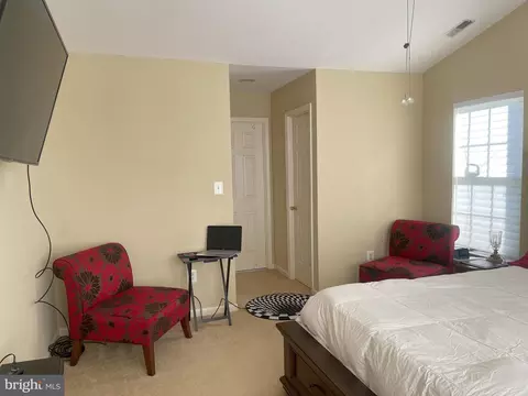 Bedroom - 2016 Mars Run Rd, Essex, MD 21221 photo 2 of 5