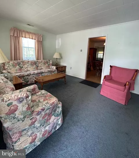 4 Manifold Ct, Middle River, MD 21220 photo 2