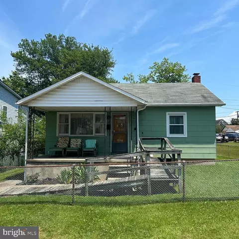 4 Manifold Ct, Middle River, MD 21220