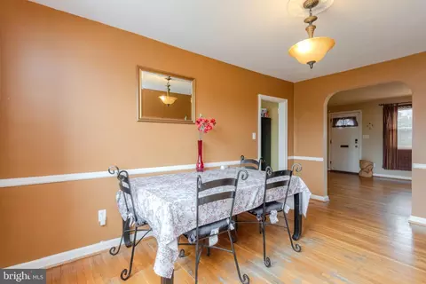 5435 Whitlock Rd, Baltimore, MD 21229 photo 9