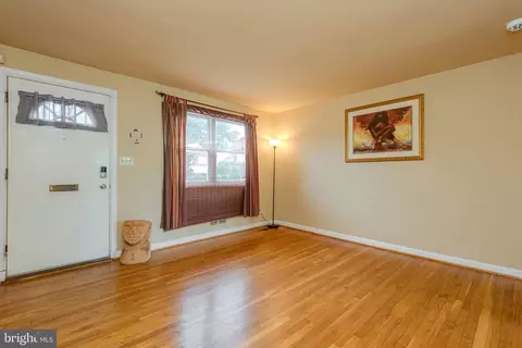 5435 Whitlock Rd, Baltimore, MD 21229 photo 6