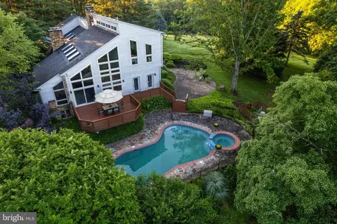 3 Brook Farm Ct, Cockeysville, MD 21030