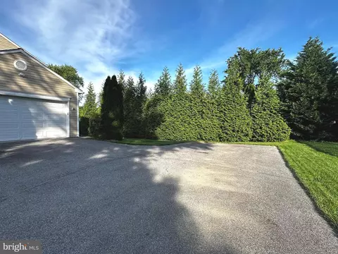 Exterior - 1907 A Halethorpe Ave, Halethorpe, MD 21227 photo 4 of 11