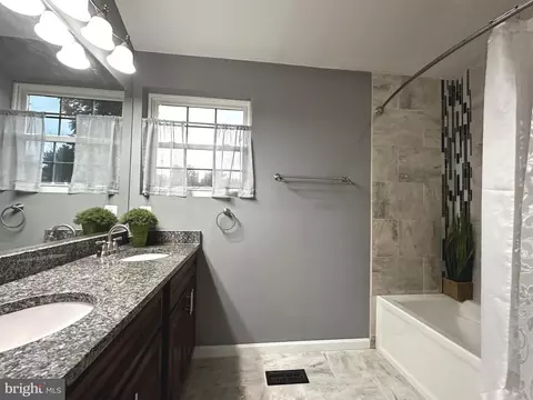 Bath - 1907 A Halethorpe Ave, Halethorpe, MD 21227 photo 6 of 8