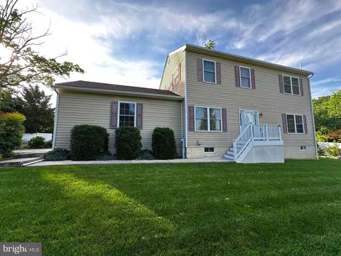 Exterior - 1907 A Halethorpe Ave, Halethorpe, MD 21227 photo 2 of 11