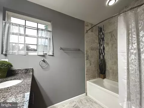 Bath - 1907 A Halethorpe Ave, Halethorpe, MD 21227 photo 5 of 8