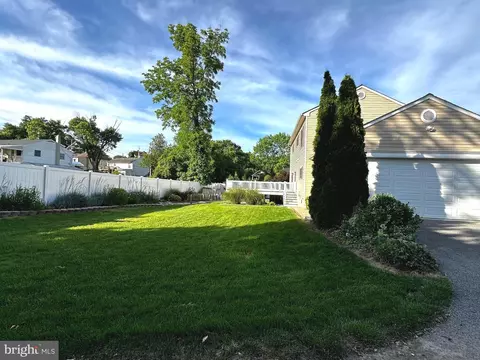 Exterior - 1907 A Halethorpe Ave, Halethorpe, MD 21227 photo 5 of 11