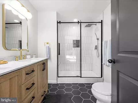 5743 1st Ave, Halethorpe, MD 21227 photo 32