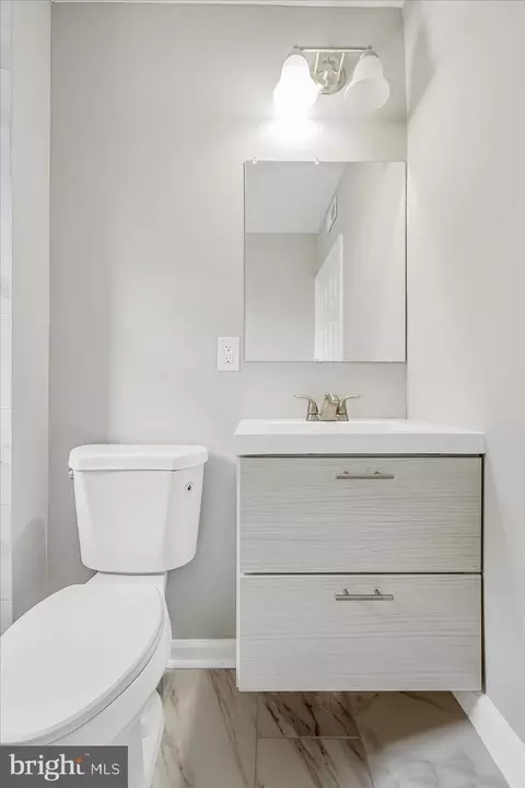 Bath - 410 Murdock Rd, Baltimore, MD 21212 photo 2 of 4