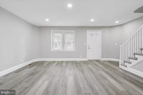 Living - 410 Murdock Rd, Baltimore, MD 21212 photo 2 of 4