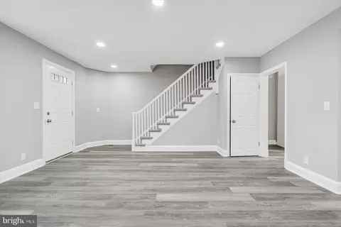 Entry Way - 410 Murdock Rd, Baltimore, MD 21212 photo 5 of 10