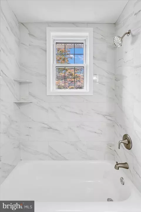 Bath - 410 Murdock Rd, Baltimore, MD 21212 photo 1 of 4