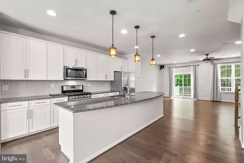 915 Sandy Run Rd, Middle River, MD 21220 photo 5