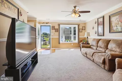 52 Holcumb Ct, Middle River, MD 21220 photo 5