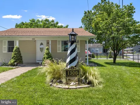 Exterior - 1300 Wilson Point Rd, Middle River, MD 21220 photo 1 of 6