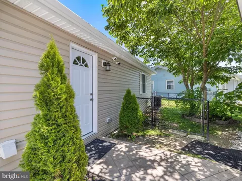 Exterior - 1300 Wilson Point Rd, Middle River, MD 21220 photo 5 of 6