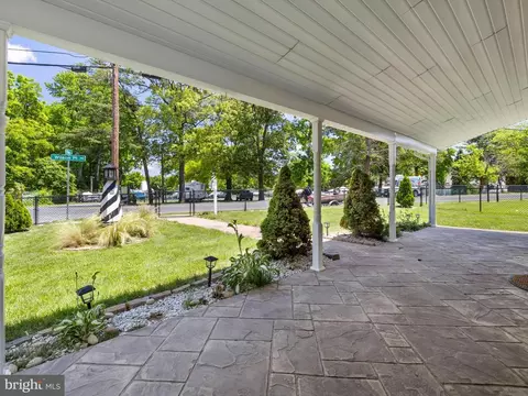 Exterior - 1300 Wilson Point Rd, Middle River, MD 21220 photo 2 of 6