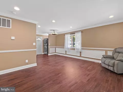 Living - 1300 Wilson Point Rd, Middle River, MD 21220 photo 1 of 6