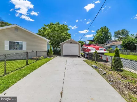 Exterior - 1300 Wilson Point Rd, Middle River, MD 21220 photo 4 of 6