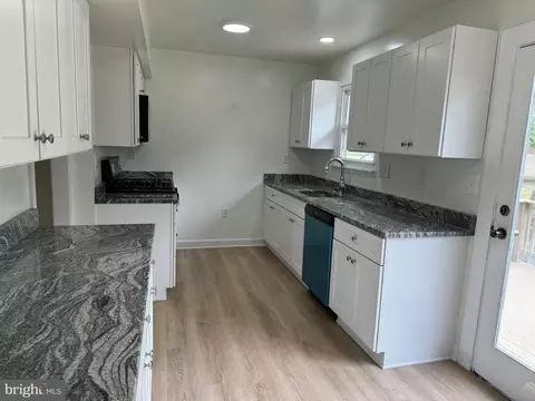 80 King Charles Cir #80, Rosedale, MD 21237