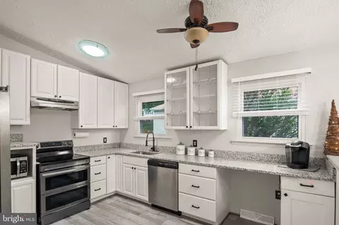 Kitchen - 1931 Grant Rd, Halethorpe, MD 21227 photo 1 of 2