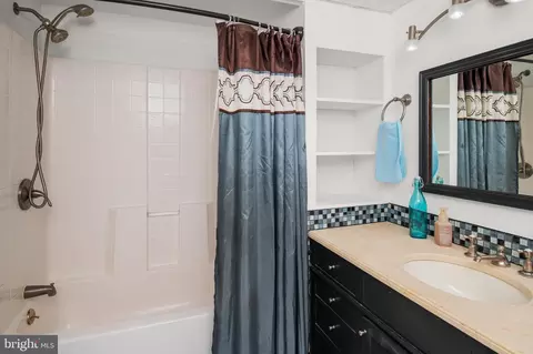 Bath - 1931 Grant Rd, Halethorpe, MD 21227 photo 3 of 4