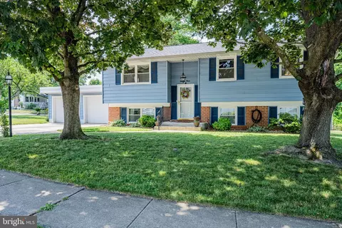 1912 Norhurst Way N, Catonsville, MD 21228