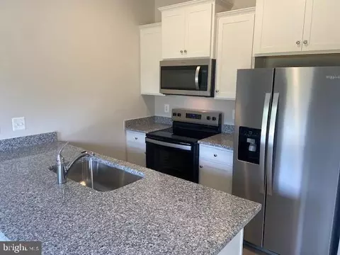 8169 Bartholomew Ct, Baltimore, MD 21206 photo 6