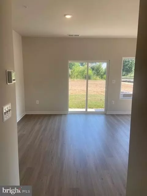 8169 Bartholomew Ct, Baltimore, MD 21206 photo 4