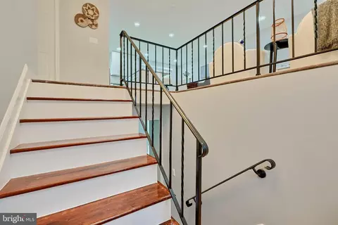 Entry Way - 7905 Langdon Ln, Baltimore, MD 21206 photo 1 of 5