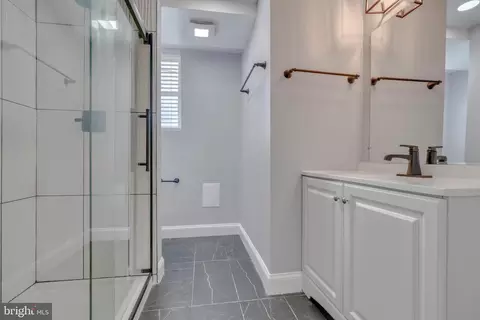 Bath - 7905 Langdon Ln, Baltimore, MD 21206 photo 7 of 7