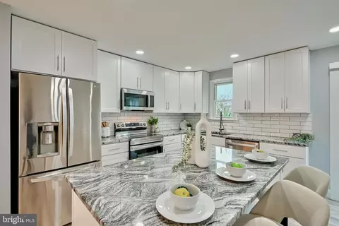Kitchen - 7905 Langdon Ln, Baltimore, MD 21206 photo 2 of 5