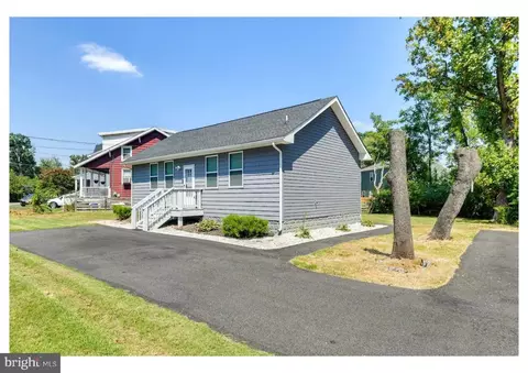 7624 N Point Rd, Sparrows Point, MD 21219 photo 2