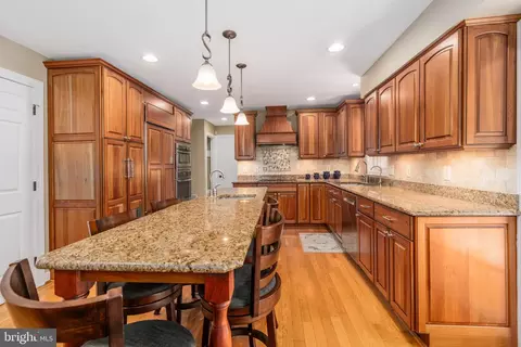 Kitchen - 2 Harnel Ct, Baldwin, MD 21013 photo 2 of 3