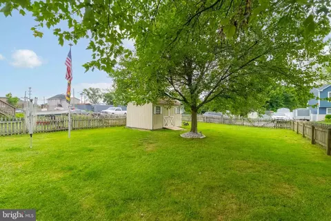 Exterior - 2515 Wagner Ave, Sparrows Point, MD 21219 photo 5 of 10